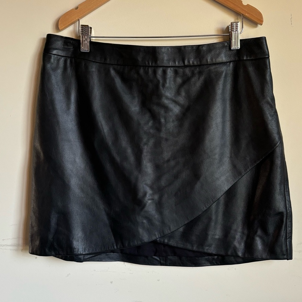 Banana Republic Crossover Mini Leather Skirt